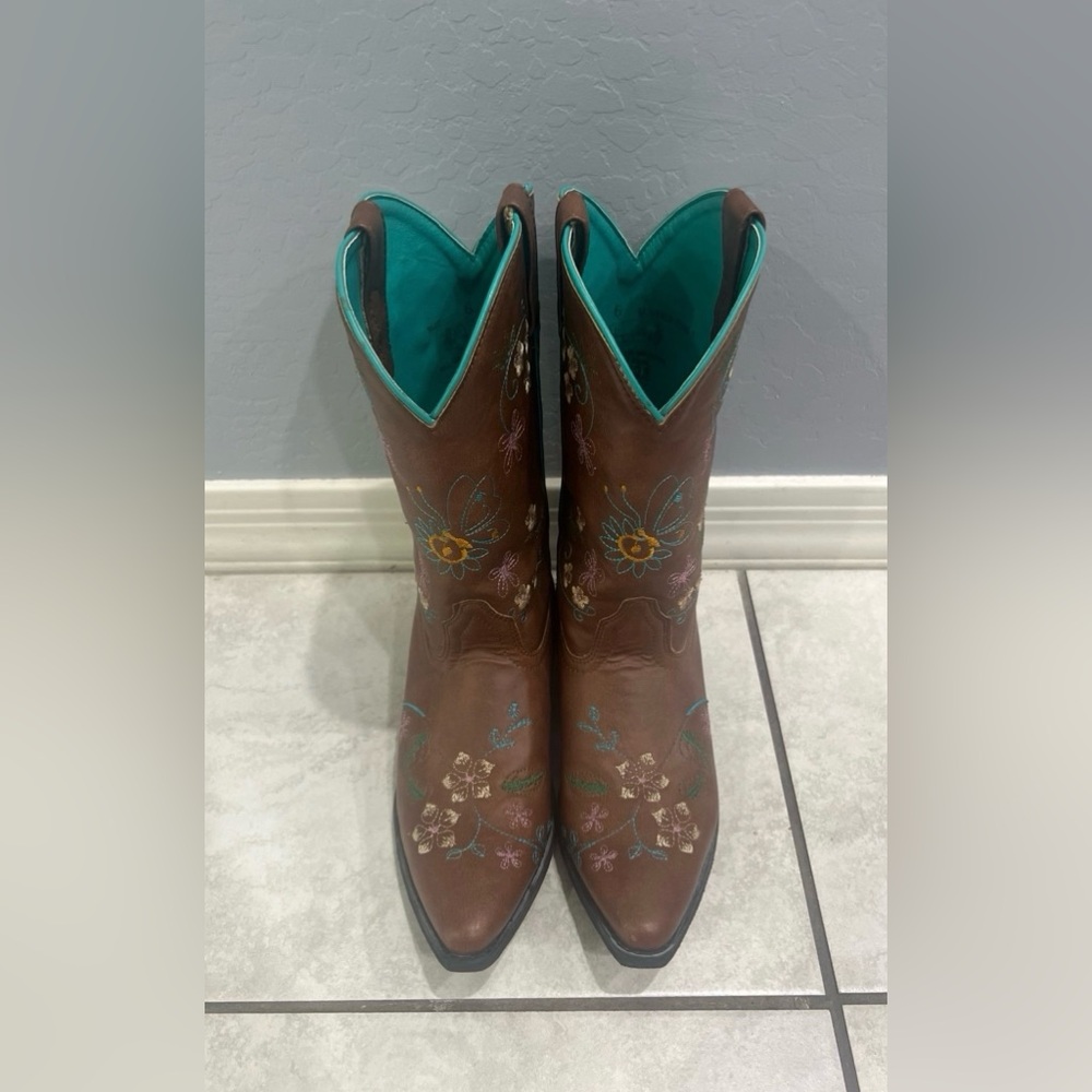 Shyanne Floral Embroidered Brown Boots